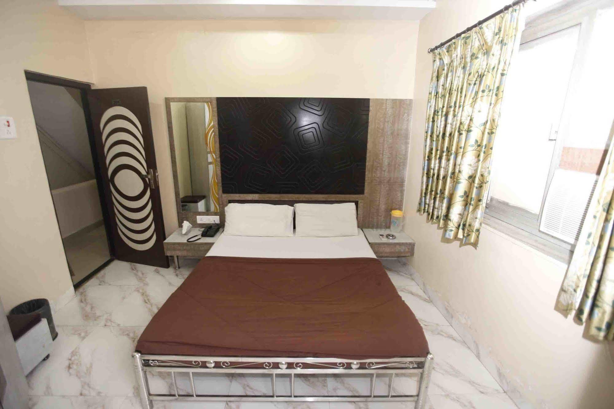 Hotel Al Madina Palace Mumbai Exteriör bild