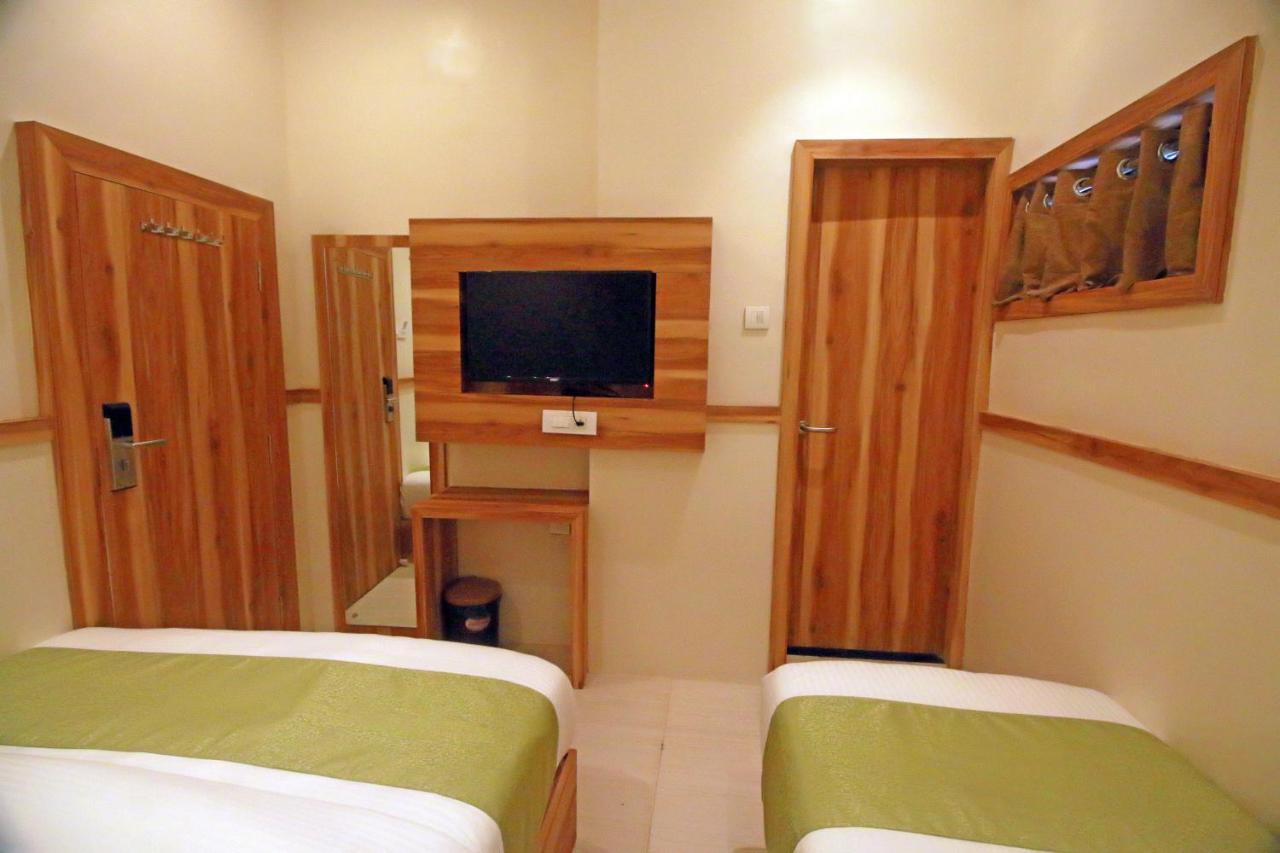 Hotel Al Madina Palace Mumbai Exteriör bild